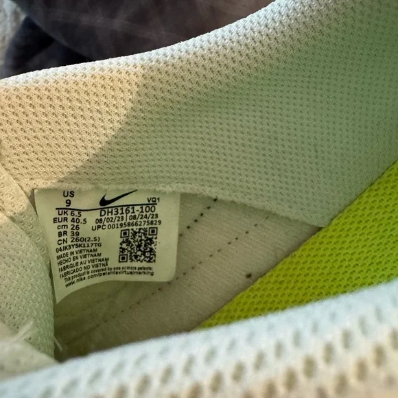 Nike Women's White and Black Sneakers with Tan Accents - Picture 4 of 4